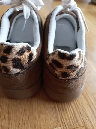 Zapatillas marrones + estampado leopardo Talla 38