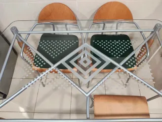 Mesa de vidrio tallado y 4 sillas cocina
