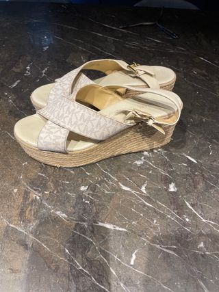 Sandalias Michael Kors Beige/Blanco