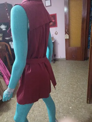 Blazer sin mangas burdeos