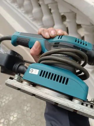 Lijadora eléctrica Makita