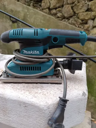 Lijadora eléctrica Makita