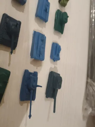 Montaplex Vehículos Militares y Aviones