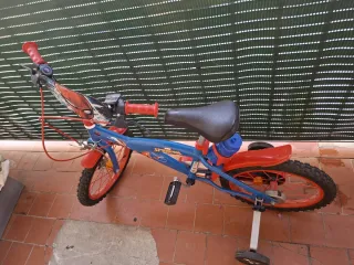 Bicicleta infantil Spiderman 14 pulgadas.