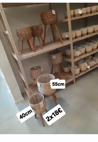 Maceteros con patas 2x18€