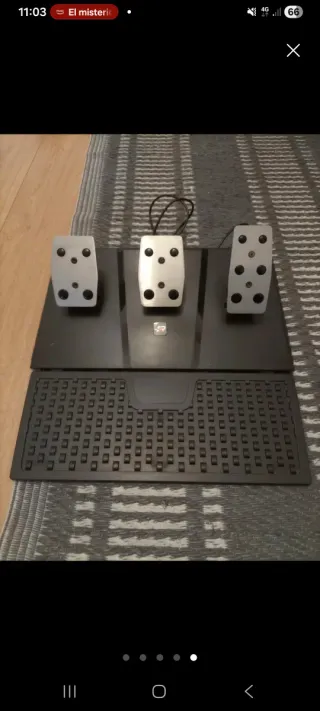 Volante con pedali e leva cambio