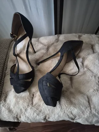 Tacones Zara negros