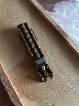 Reloj IKK Negro y Dorado