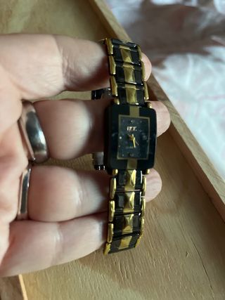 Reloj IKK Negro y Dorado