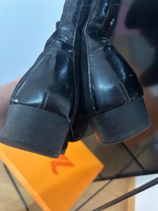 Botines negros de ante y piel