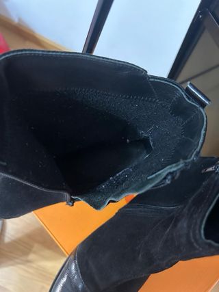 Botines negros de ante y piel