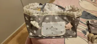 Carro de muñeca con accesorios