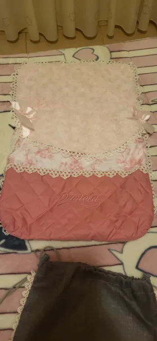 Carro de muñeca con accesorios