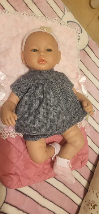 Carro de muñeca con accesorios