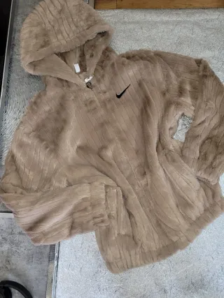 Nike Sudadera Negra con Capucha y Cremallera