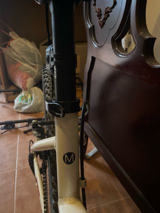 Bicicleta 27.5 con casco y luces