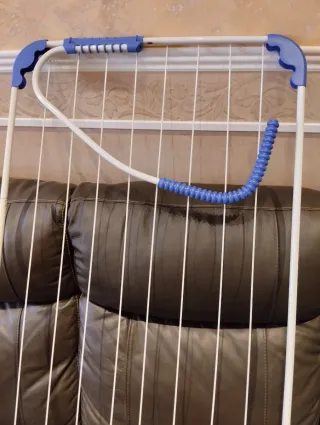 Tendedero plegable blanco y azul