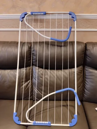 Tendedero plegable blanco y azul