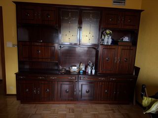 Mueble de salón madera y cristal
