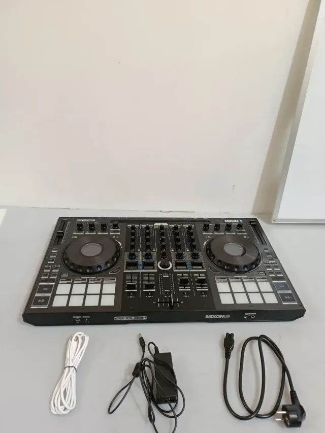 Controlador Reloop Mixon 8 Pro P6Y4389