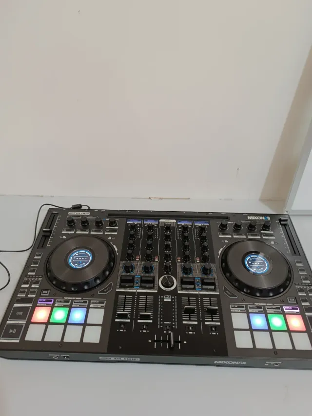 Controlador Reloop Mixon 8 Pro P6Y4389