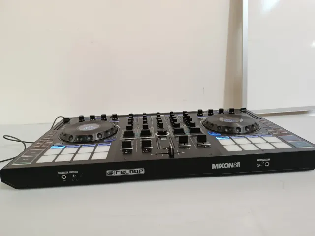 Controlador Reloop Mixon 8 Pro P6Y4389
