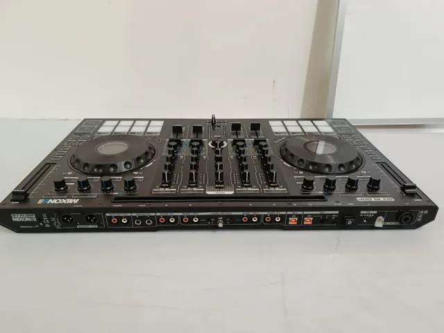 Controlador Reloop Mixon 8 Pro P6Y4389