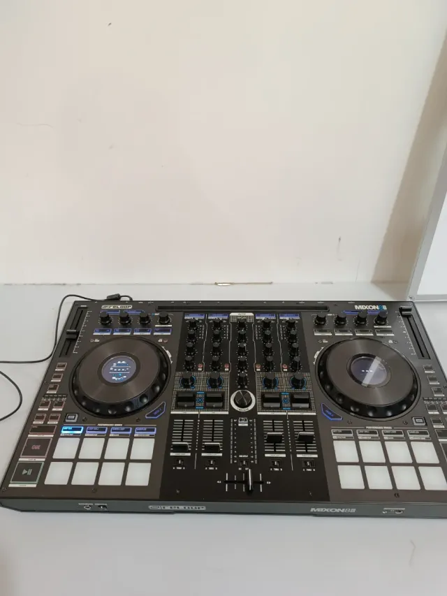 Controlador Reloop Mixon 8 Pro P6Y4389