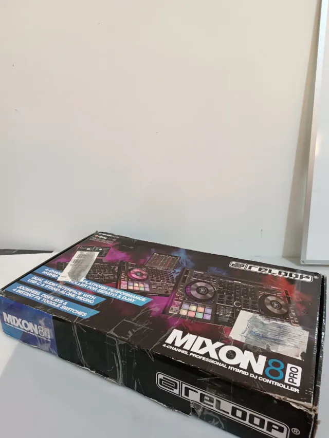 Controlador Reloop Mixon 8 Pro P6Y4389