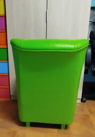 Sillón orejero infantil verde