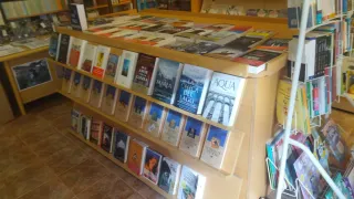 Mueble expositor con almacenaje