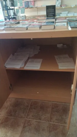 Mueble expositor con almacenaje