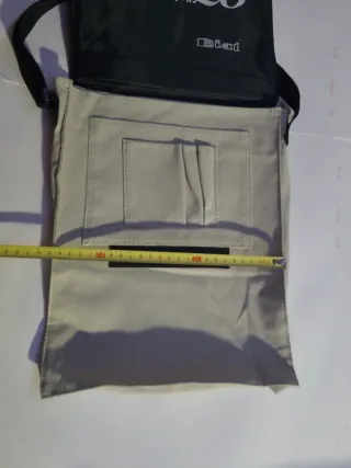 Portadocumentos bandolera beige y negro