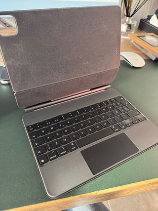 Teclado Magic Keyboard iPad 11 Negro