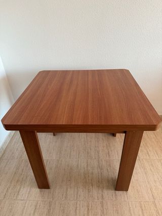 Mesa comedor extensible con 4 sillas 90x90x77