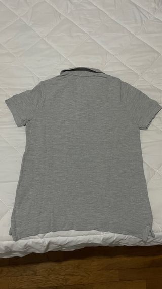 Polo Pull and Bear Gris Talla S
