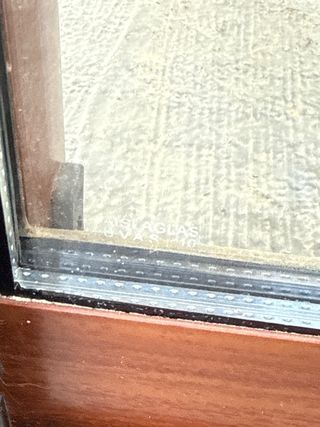 Ventana corredera aluminio marrón