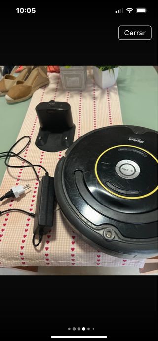 Roomba con cargador (sin batería)
