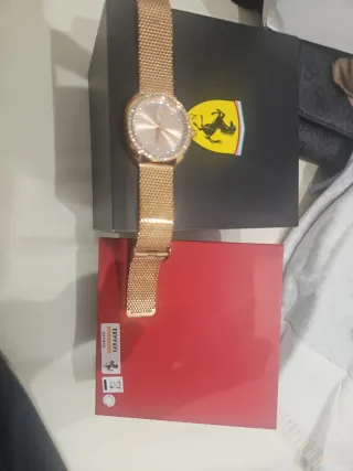 Reloj Ferrari Rosa y Dorado