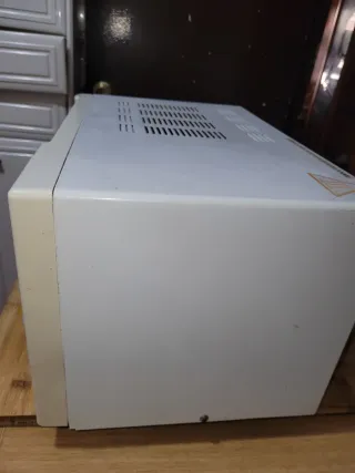 Microondas y Grill Orbegozo