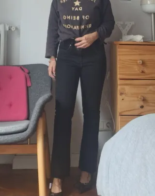 Pantalón vaquero Zara negro flare