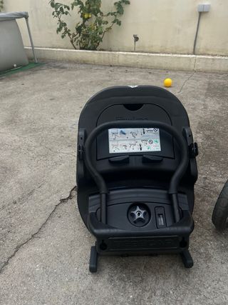 Carrinho de bebé e acessórios