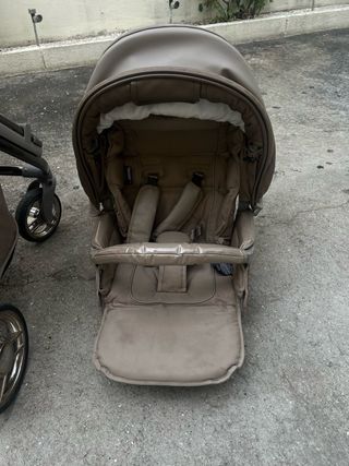 Carrinho de bebé e acessórios