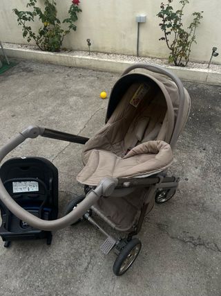 Carrinho de bebé e acessórios