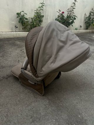 Carrinho de bebé e acessórios