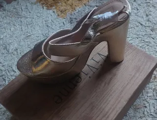 Sandalias plataforma doradas