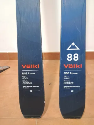 Esquís travesia Volkl Rise Montaña Skimo atomic