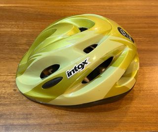 Casco infantil Intox