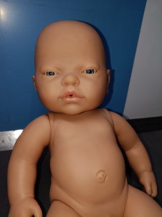 Muñeco bebé niño recién nacido