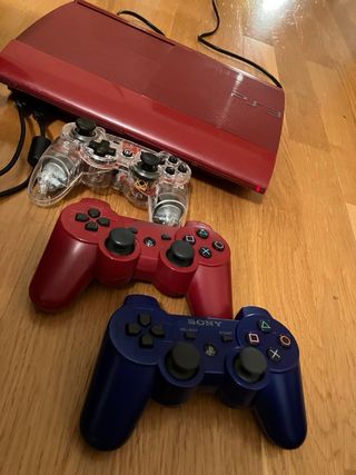 PS3 Rojo Sony + 3 Mandos